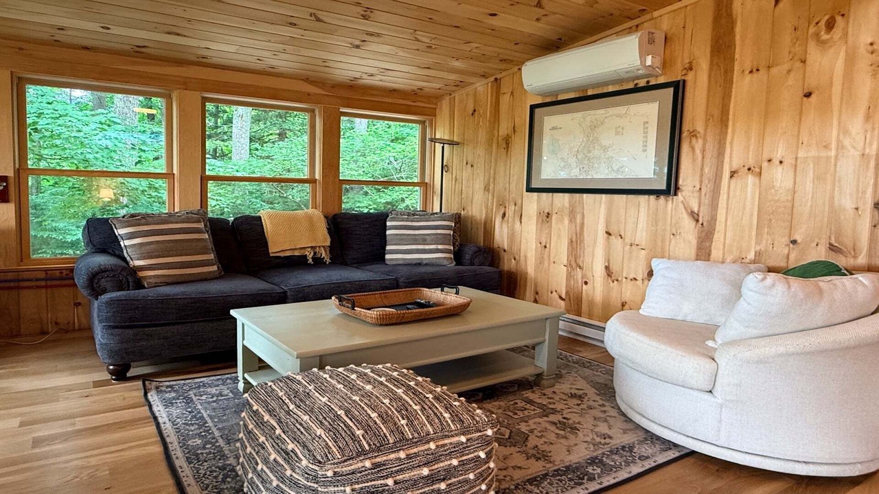 Photo of Livingroom in Ashley Falls