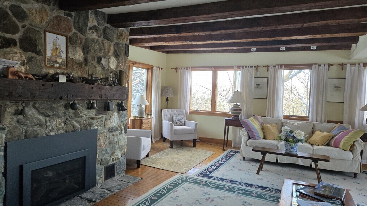 Photo of Livingroom in Moretown
