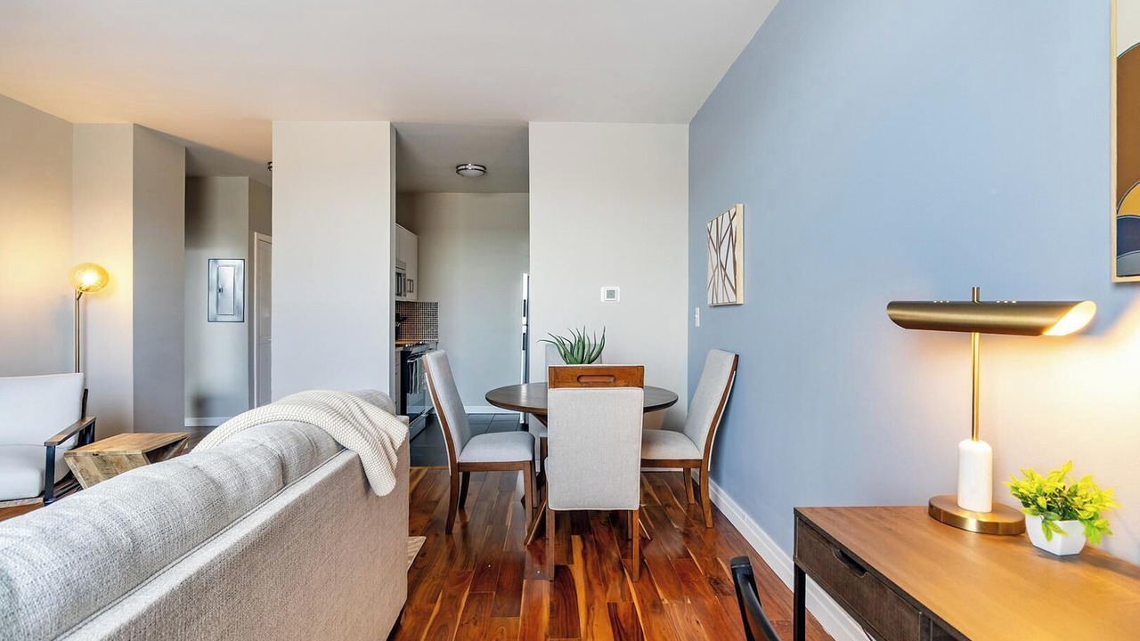 Photo of Livingroom in Downtown