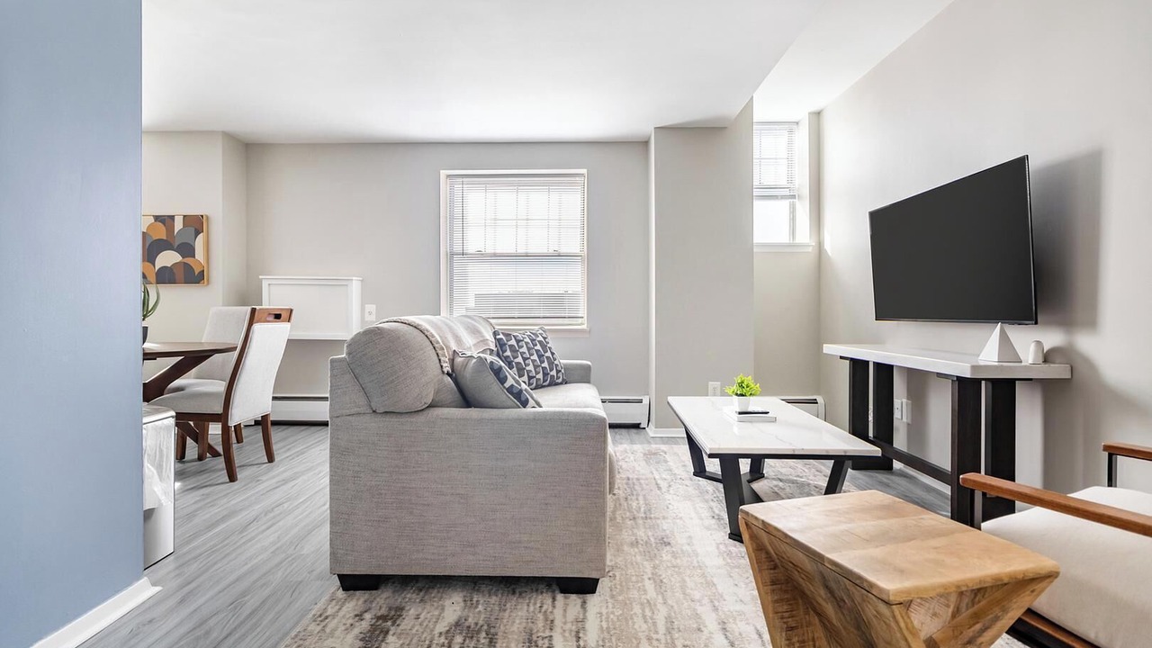 Photo of Livingroom in Downtown