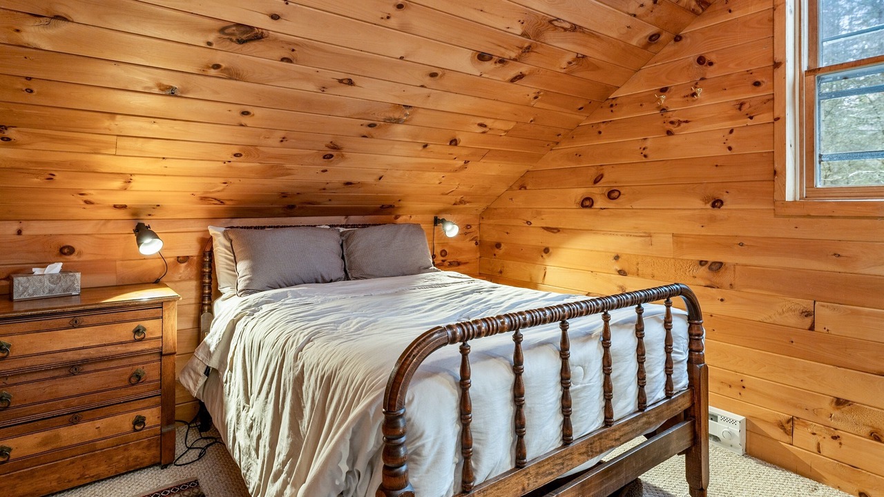 Photo of Bedroom in Branchport