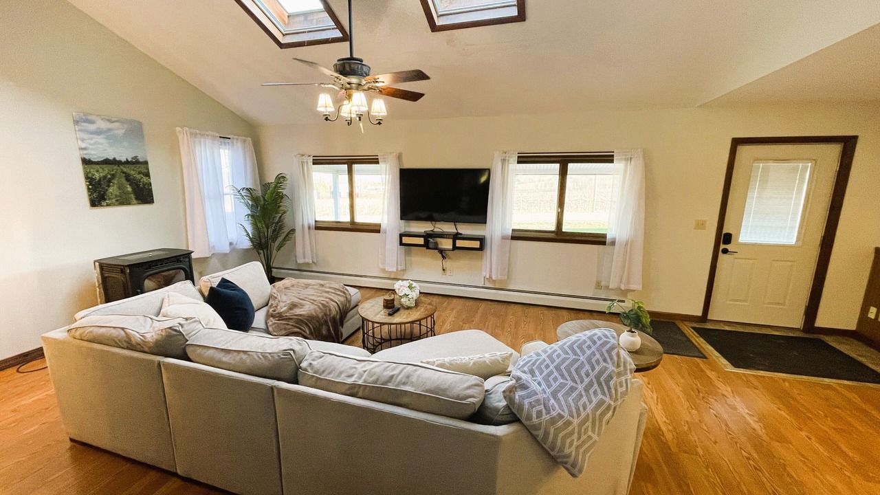 Photo of Livingroom in Branchport
