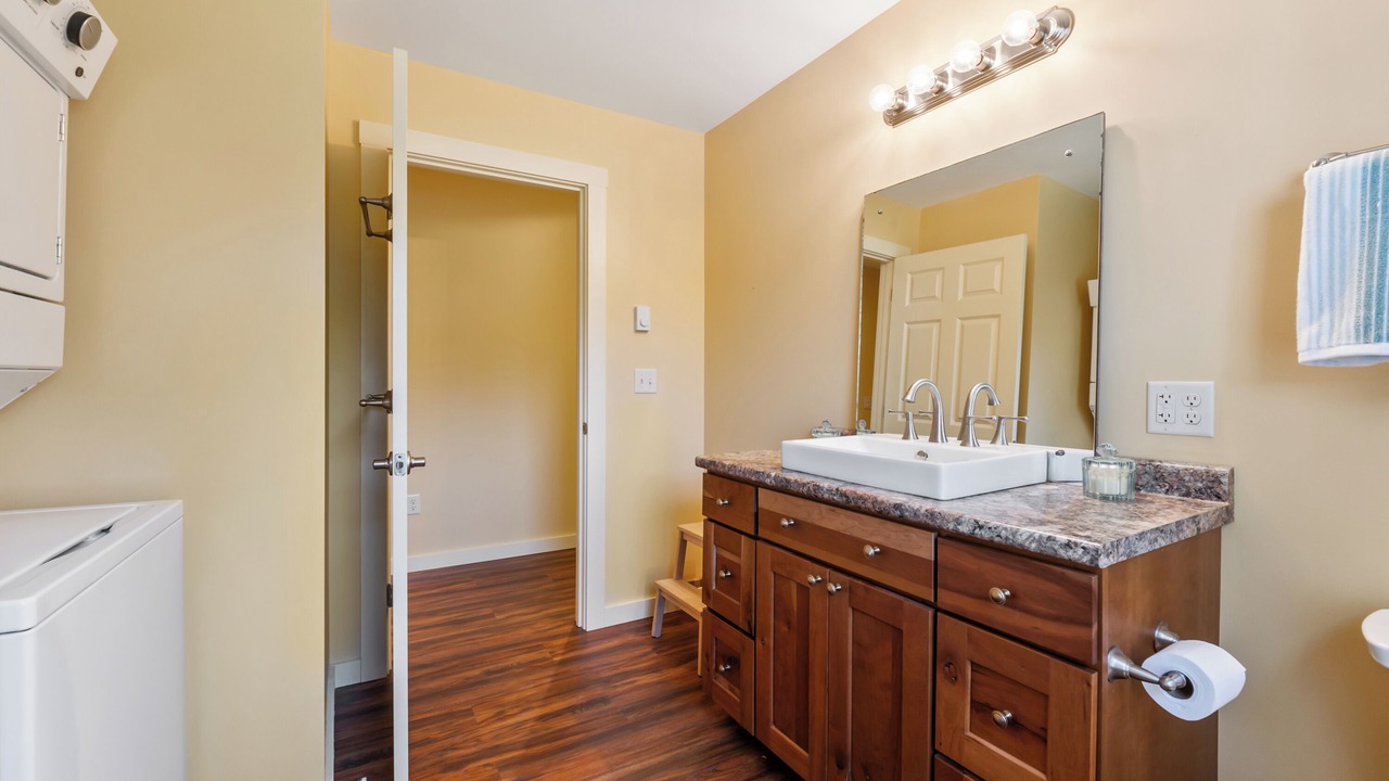 Photo of Bathroom in Mid-Coast and Islands