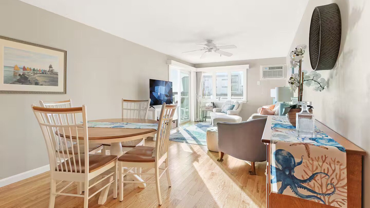 Photo of Livingroom in Hampton