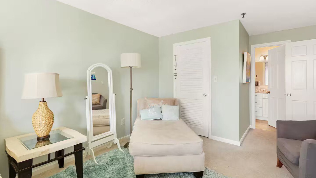 Photo of Livingroom in Hampton