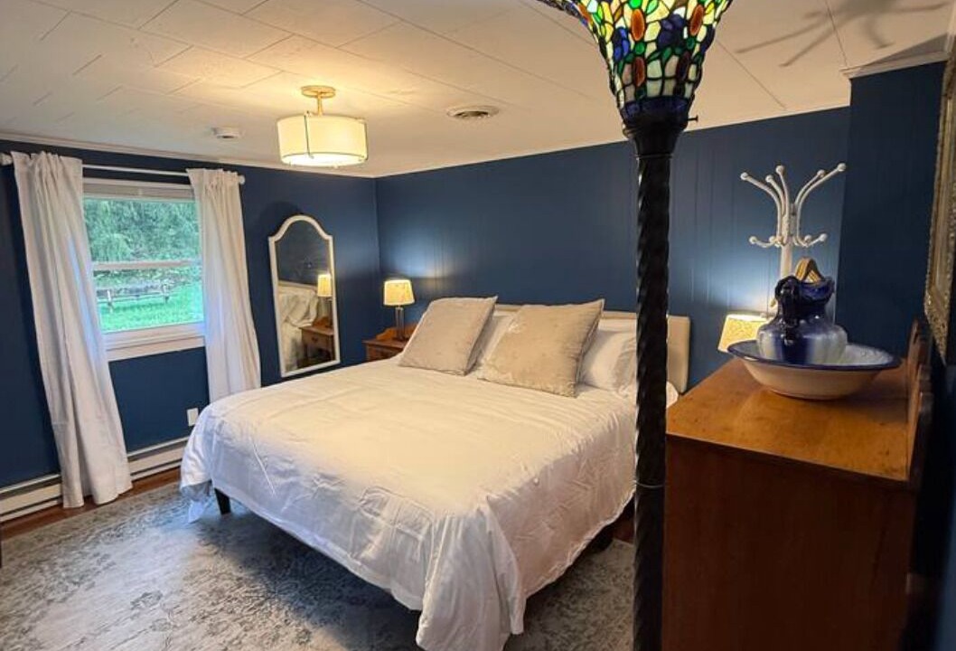 Photo of Bedroom in Charlotteville