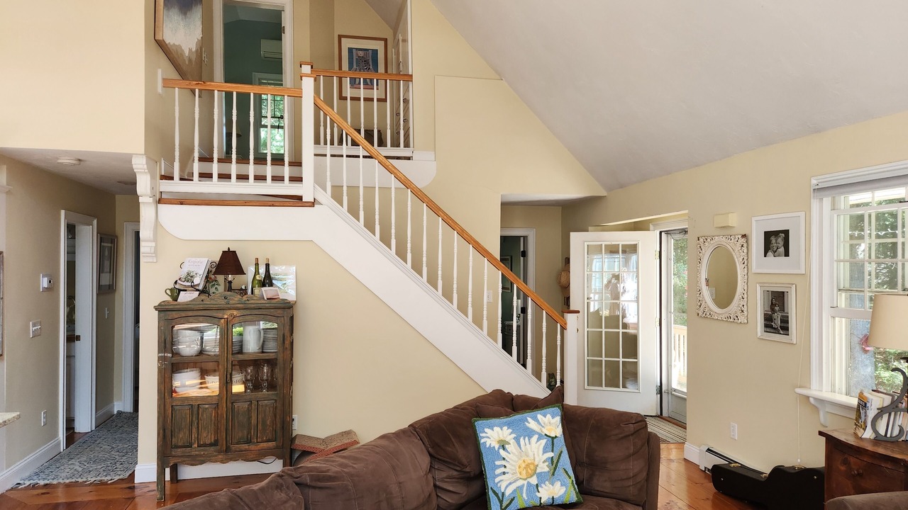 Photo of Livingroom in Charlestown