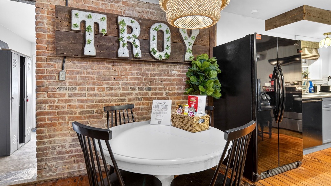 Photo of Others in Troy