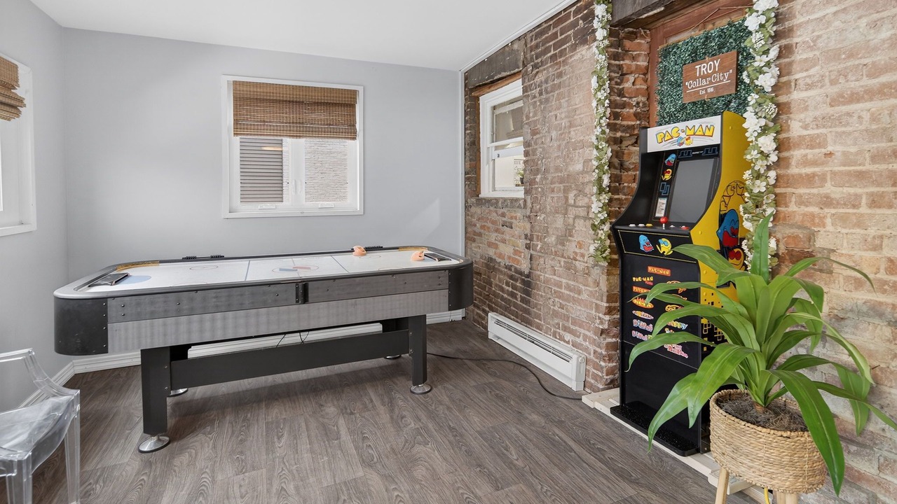 Photo of Bedroom in Troy