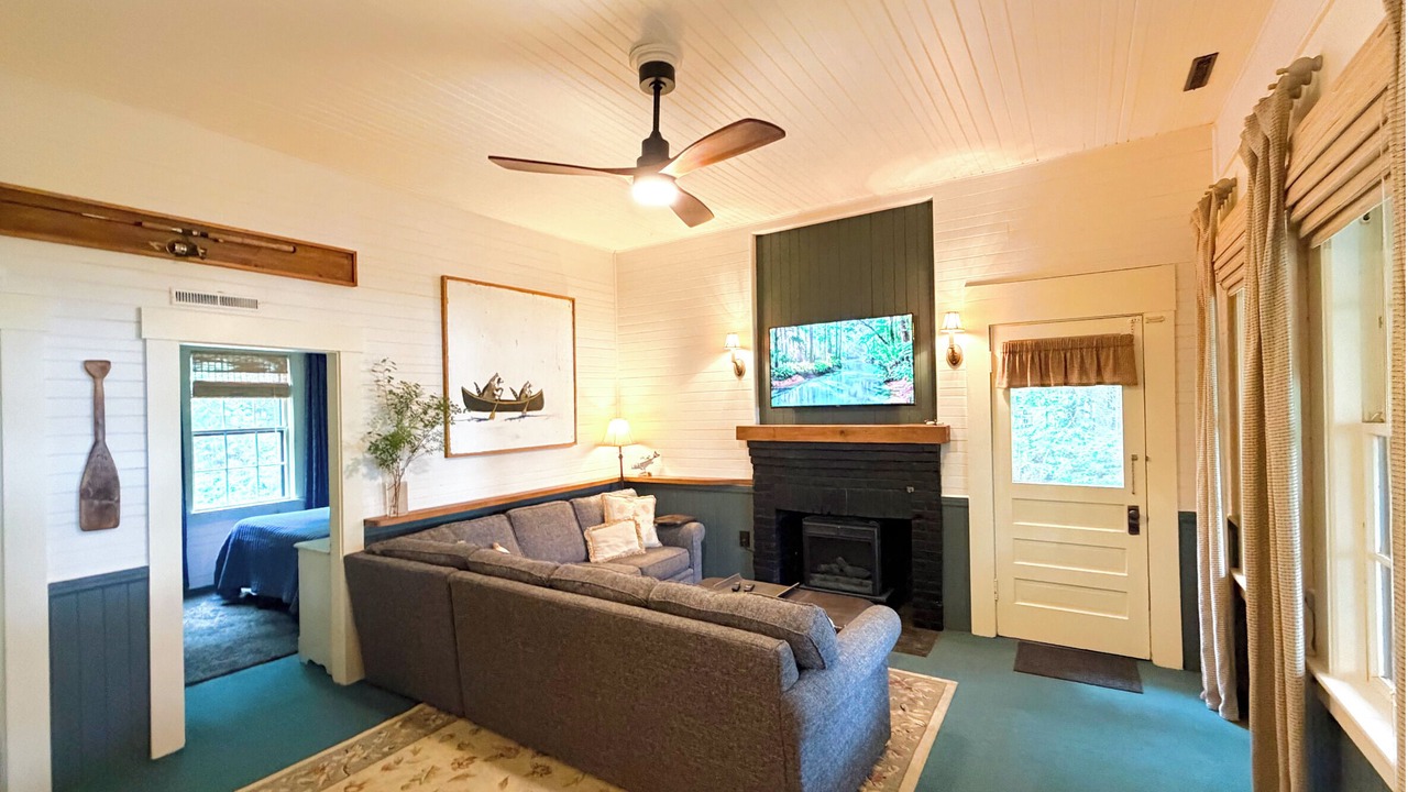 Photo of Livingroom in Holderness