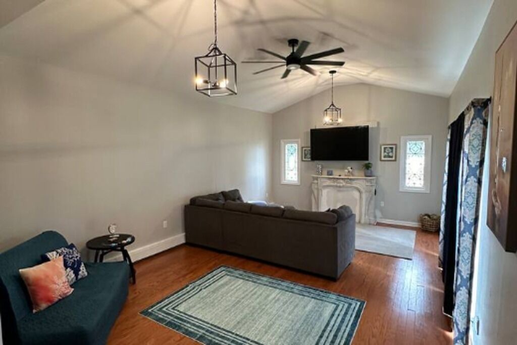 Photo of Livingroom in Neptune City