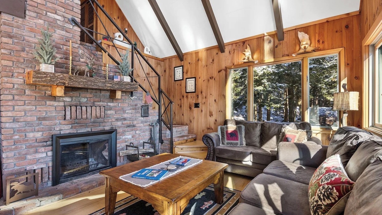 Photo of Livingroom in Bolton Landing