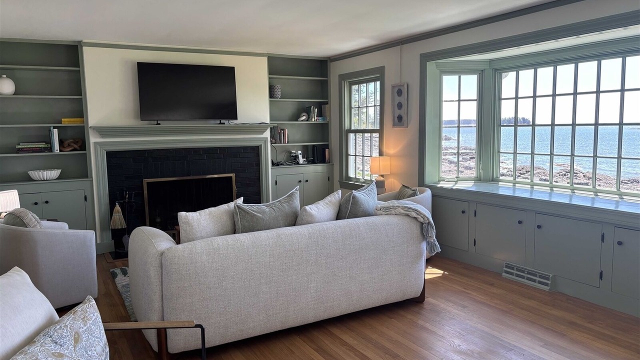 Photo of Livingroom in Tenants Harbor