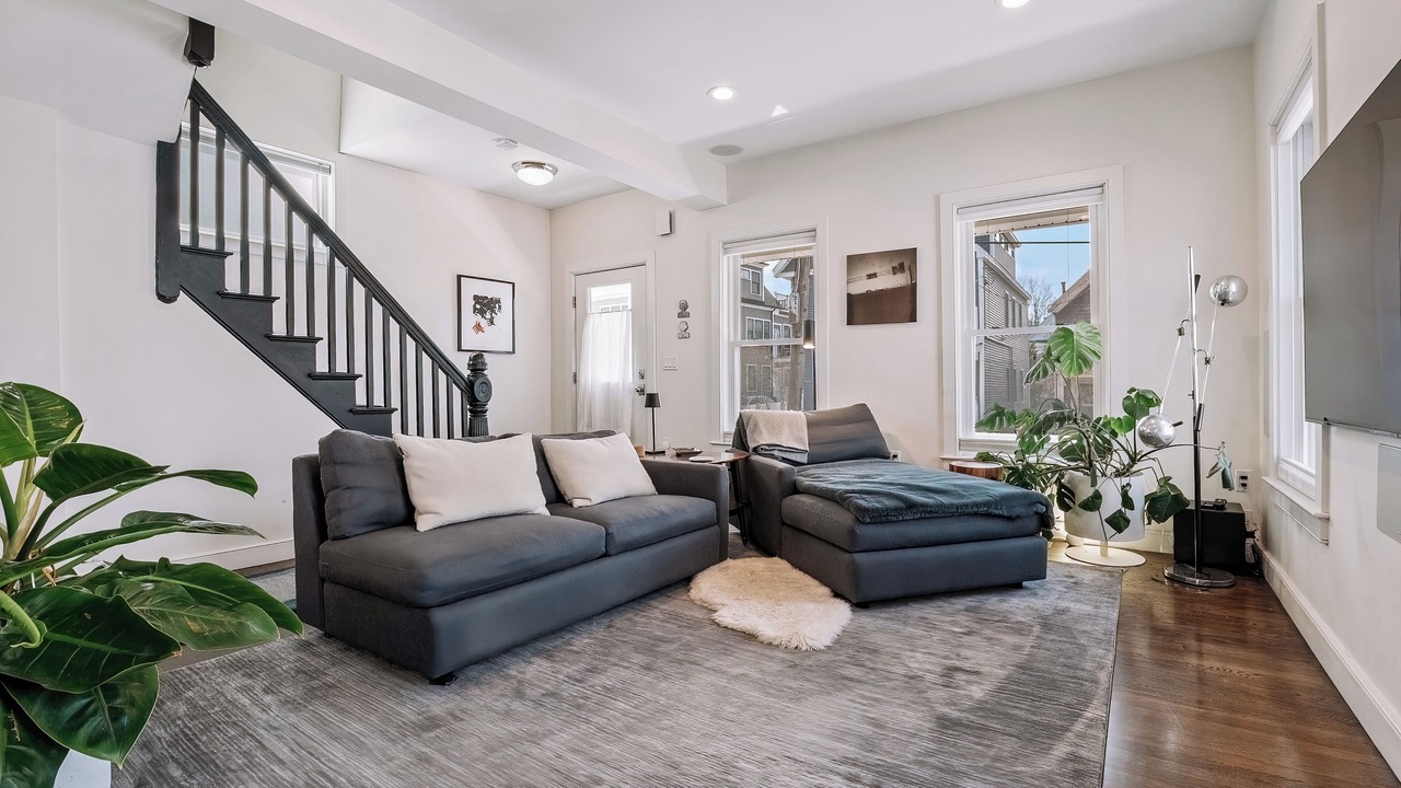Photo of Livingroom in Somerville