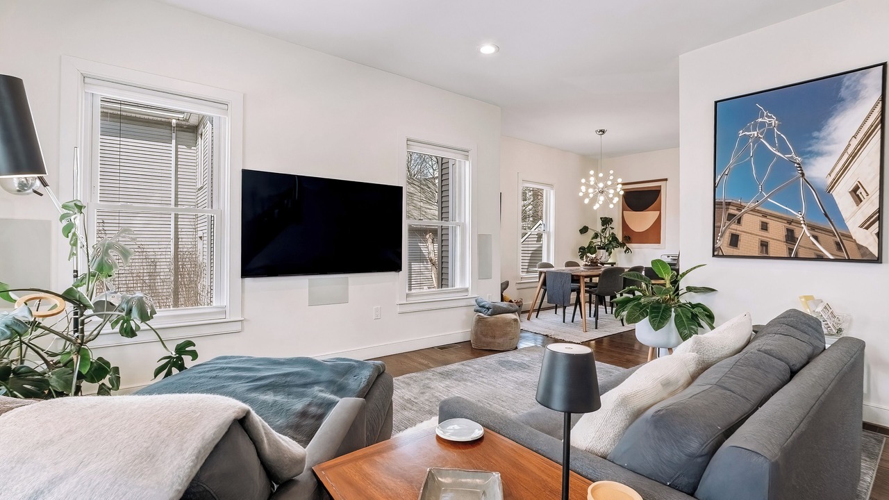 Photo of Livingroom in Somerville