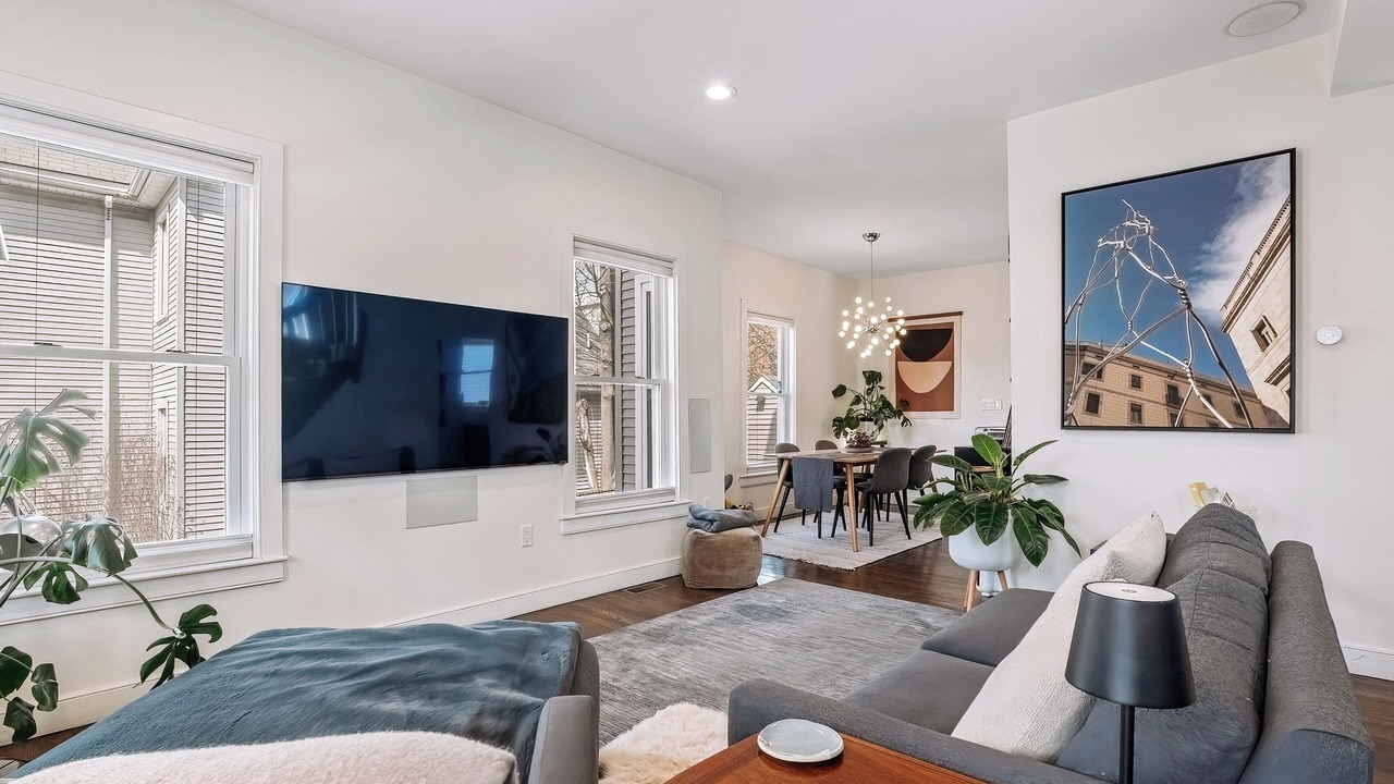 Photo of Livingroom in Somerville