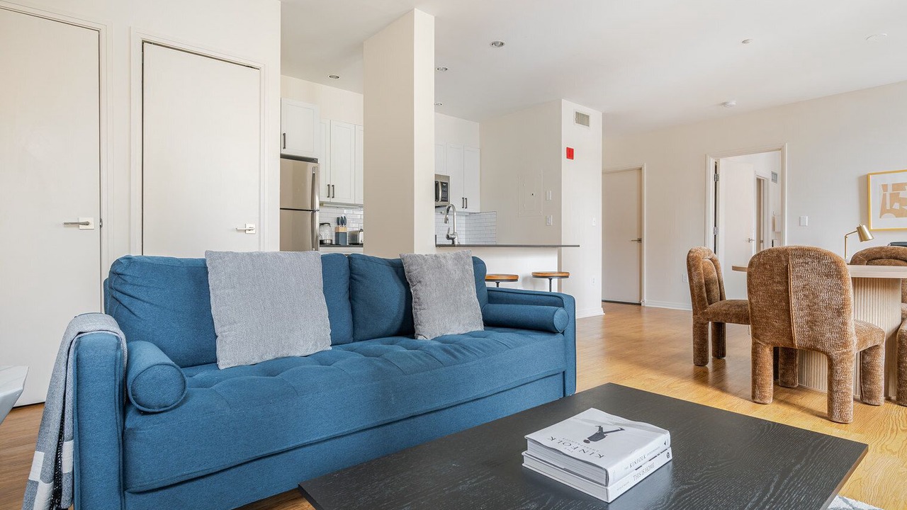 Photo of Livingroom in Downtown Boston
