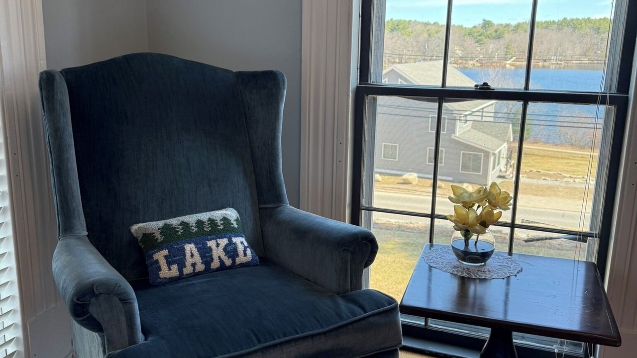 Photo of Livingroom in Wolfeboro