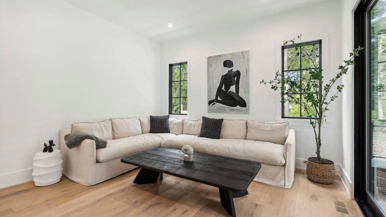 Photo of Livingroom in East Hampton North