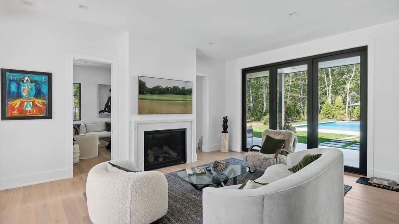 Photo of Livingroom in East Hampton North