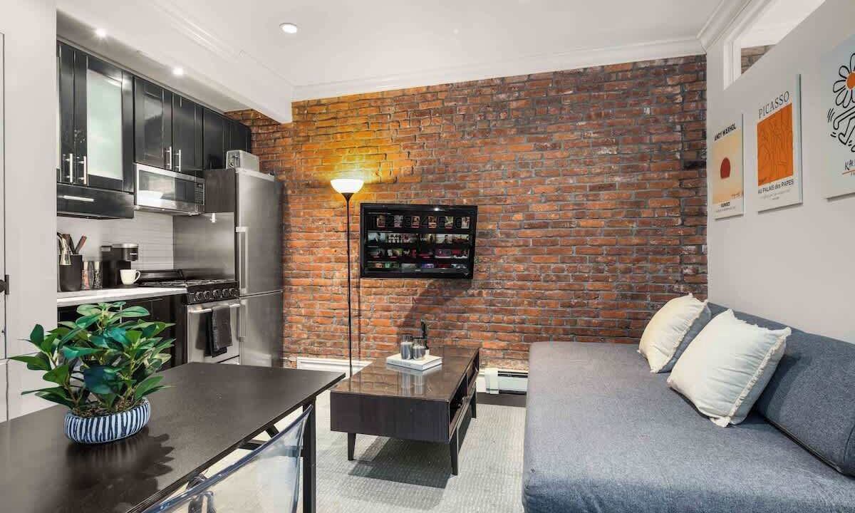 Photo of Livingroom in Midtown West