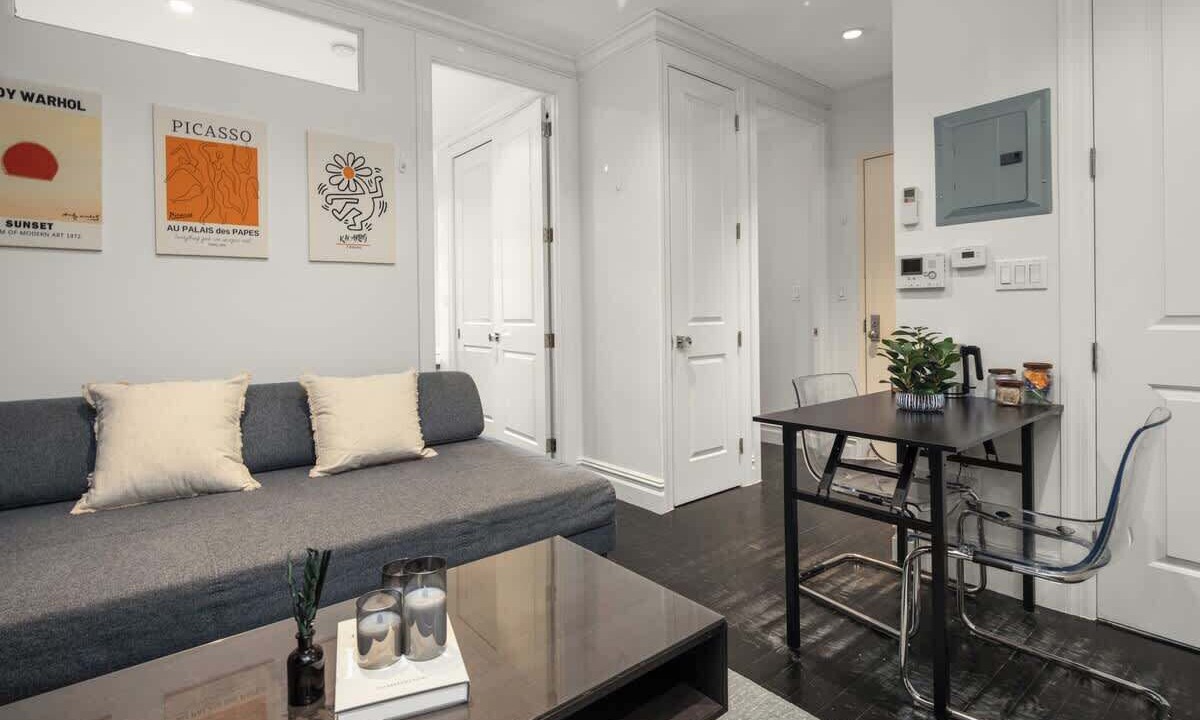 Photo of Livingroom in Midtown West