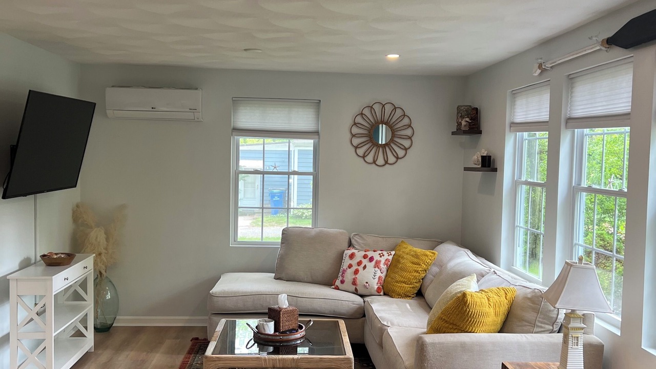 Photo of Livingroom in Wakefield-Peacedale