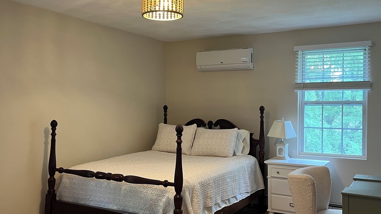 Photo of Bedroom in Wakefield-Peacedale