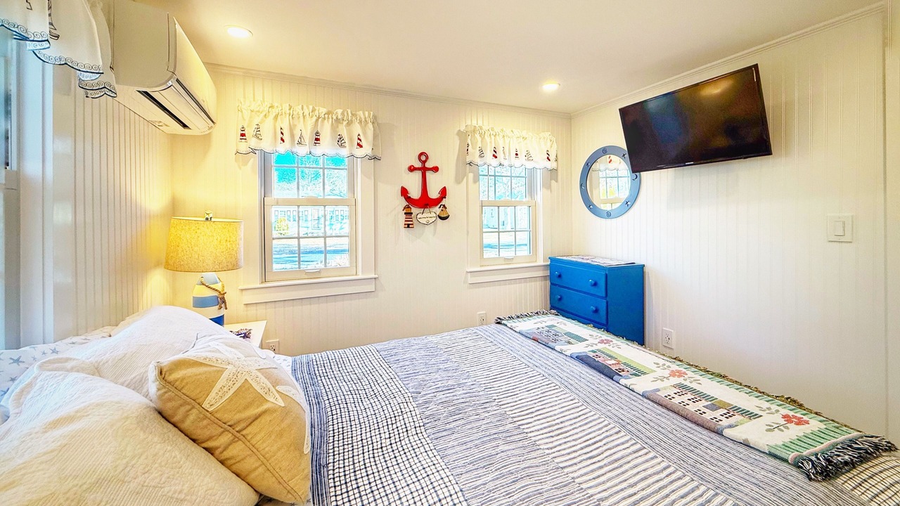 Photo of Bedroom in West Yarmouth