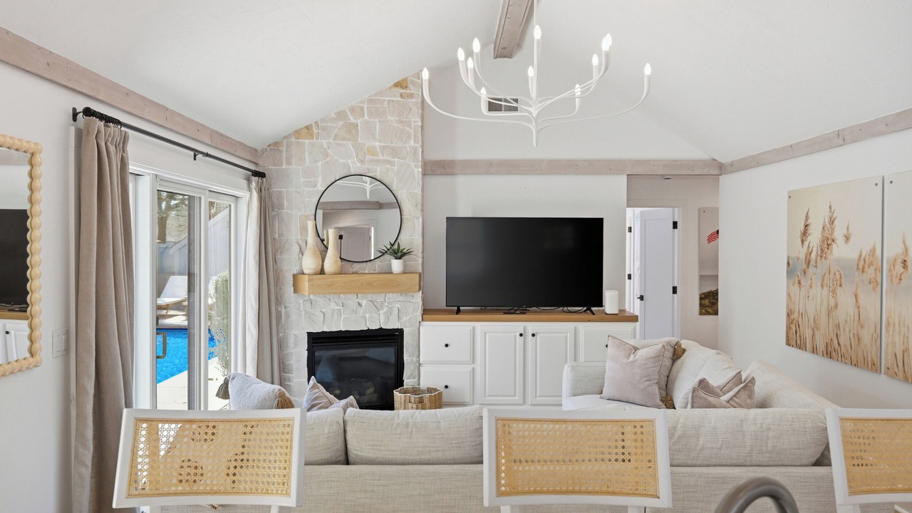 Photo of Livingroom in Mews Village