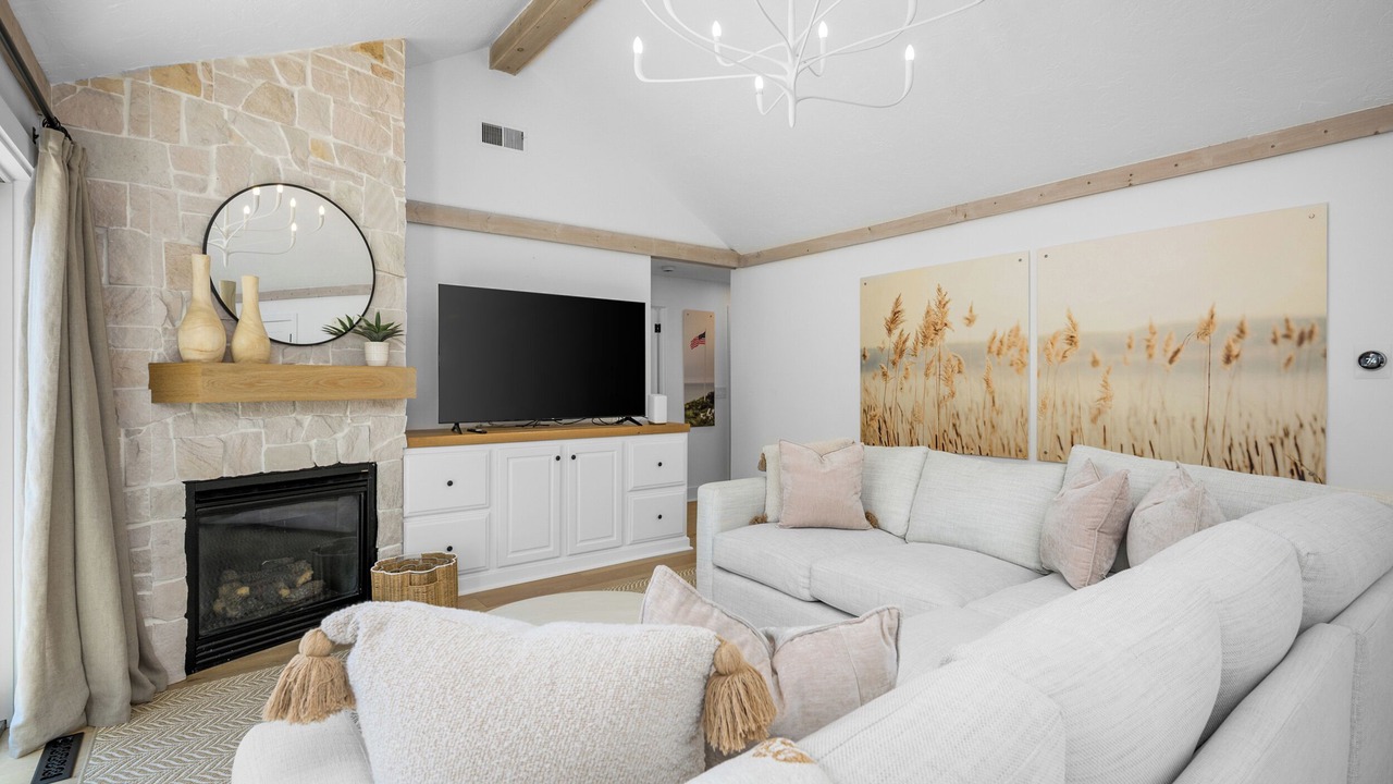 Photo of Livingroom in Mews Village