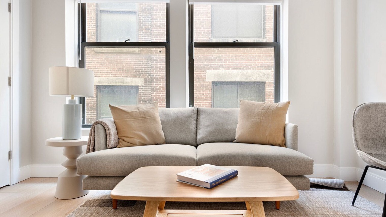 Photo of Livingroom in Downtown Boston