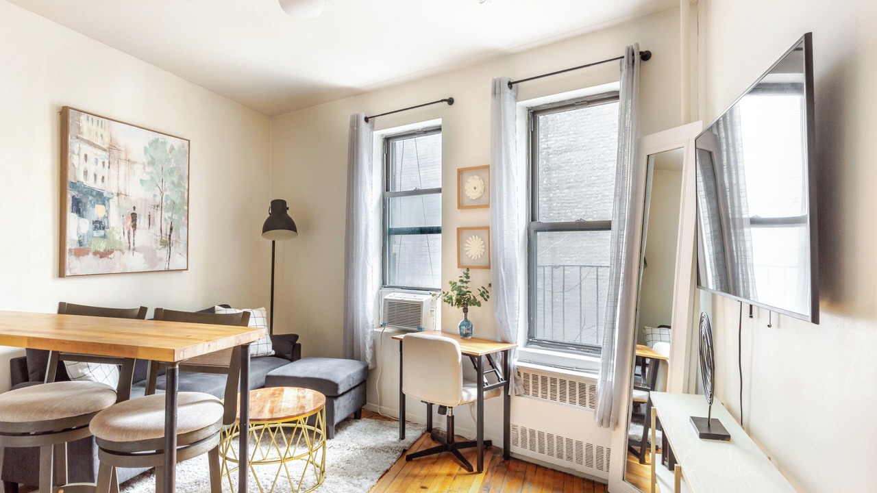 Photo of Livingroom in Bloomingdale