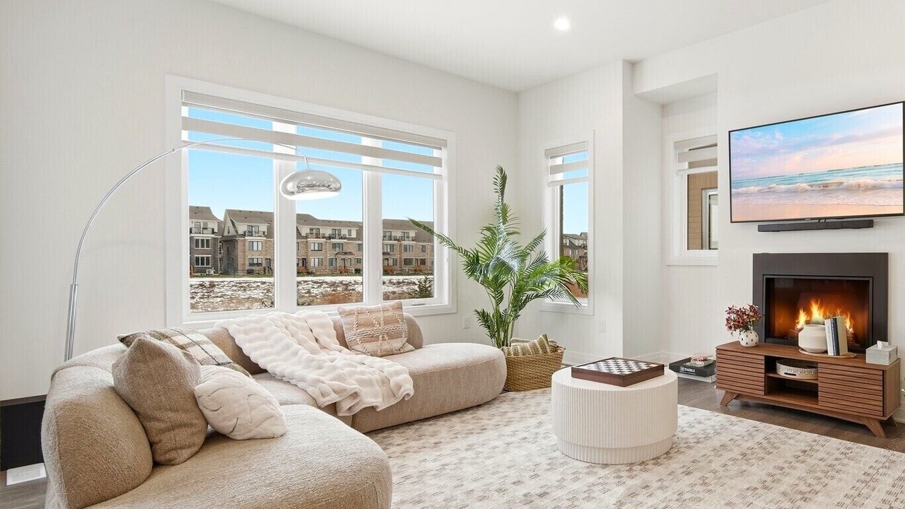 Photo of Livingroom in Oakville