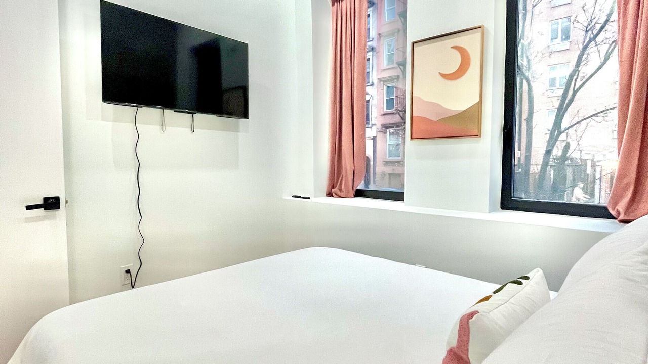 Photo of Bedroom in Midtown West