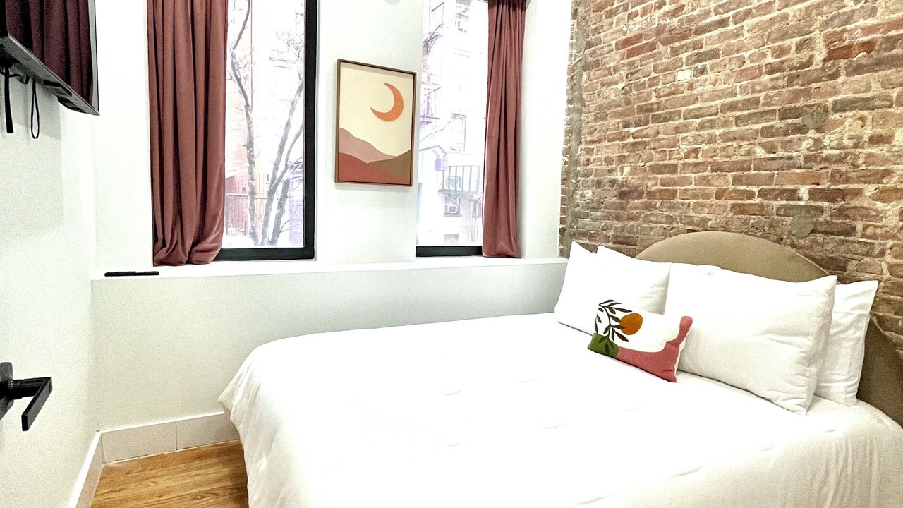 Photo of Bedroom in Midtown West
