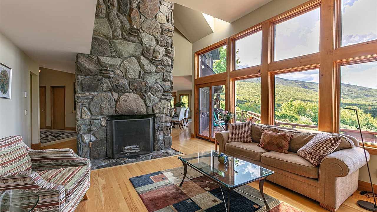 Photo of Livingroom in Stowe Hollow