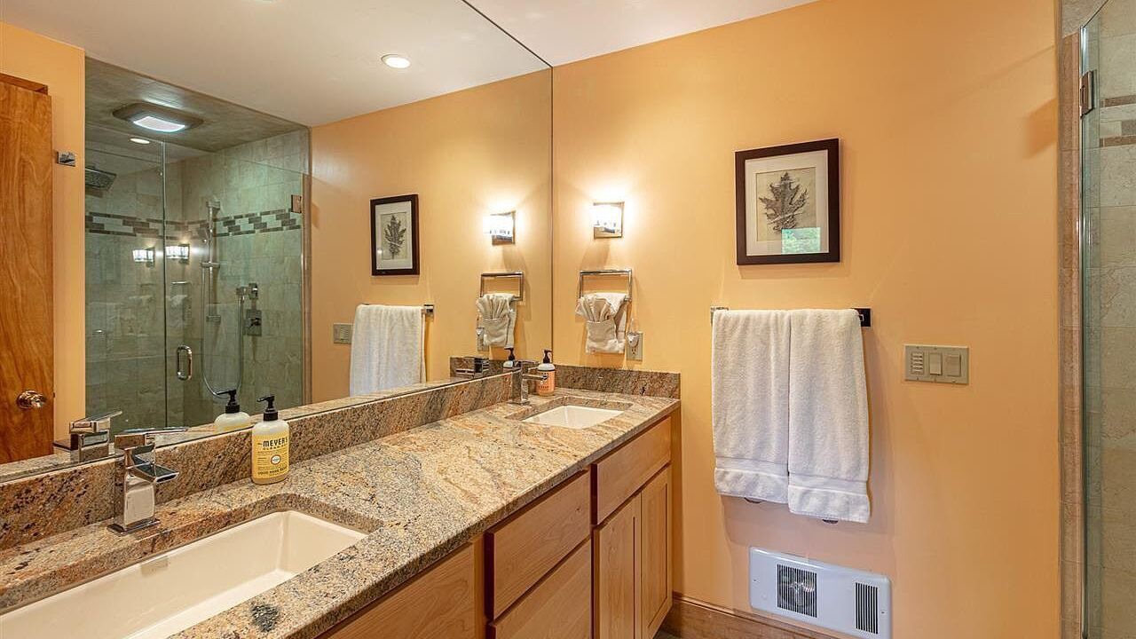 Photo of Bathroom in Stowe Hollow