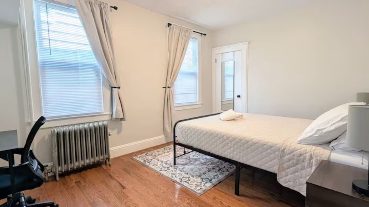 Photo of Bedroom in Orange