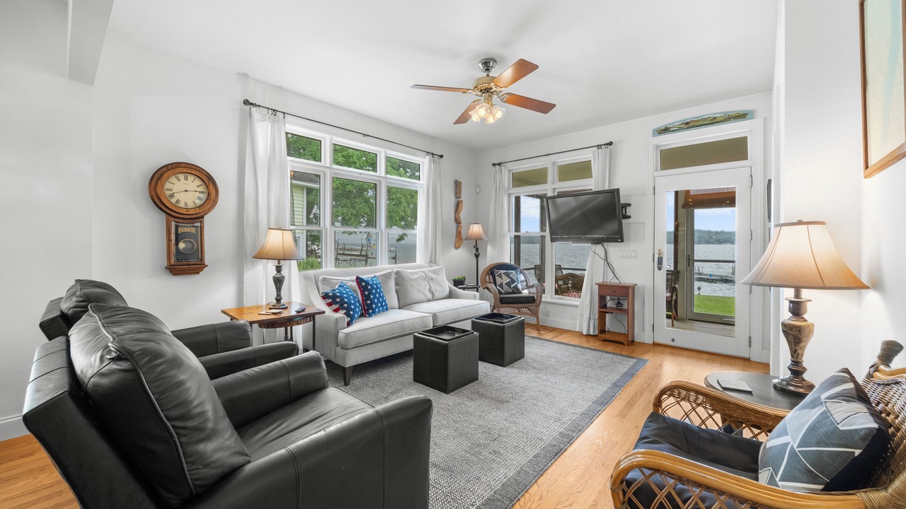 Photo of Livingroom in Canandaigua