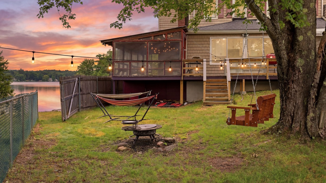 Photo of Patio Balcony in Swan Lake