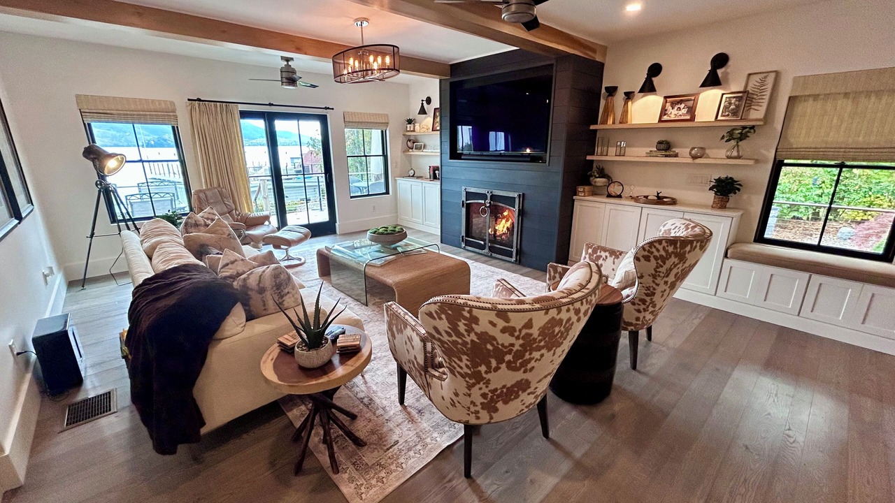 Photo of Livingroom in Bolton Landing