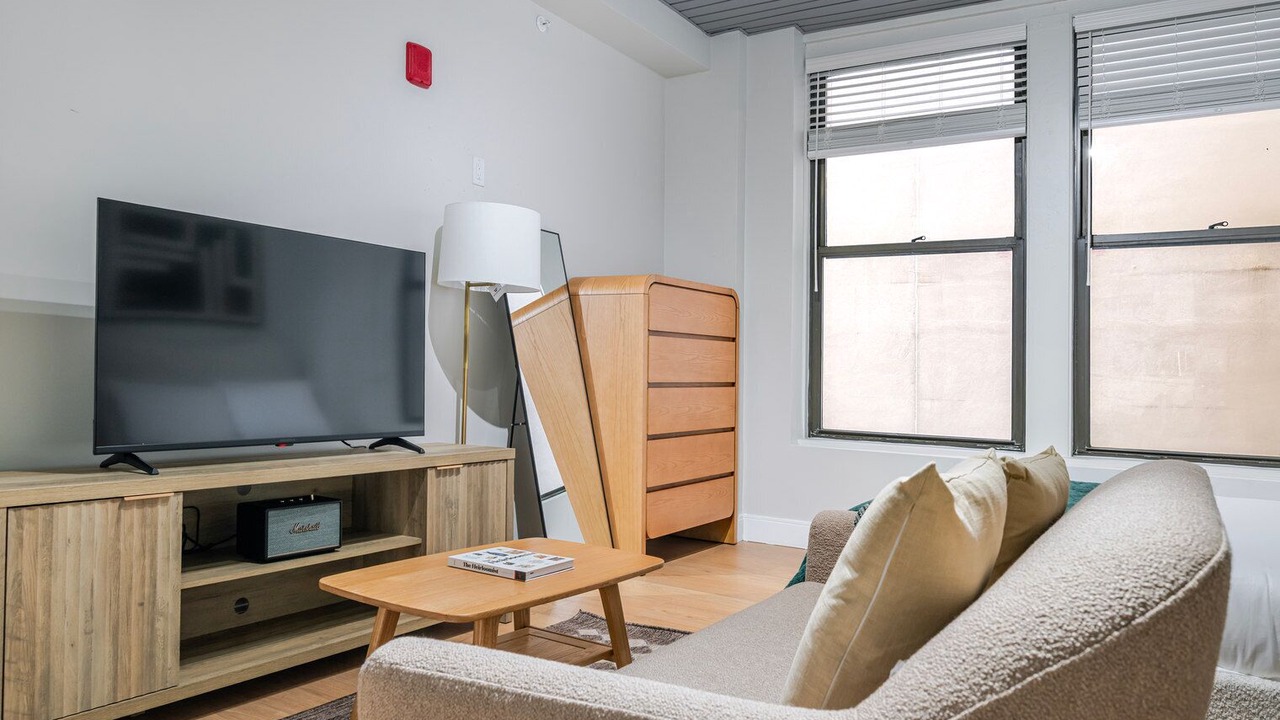 Photo of Livingroom in Downtown Boston