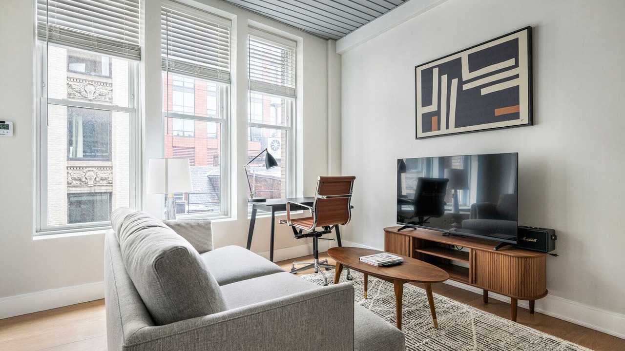 Photo of Livingroom in Downtown Boston