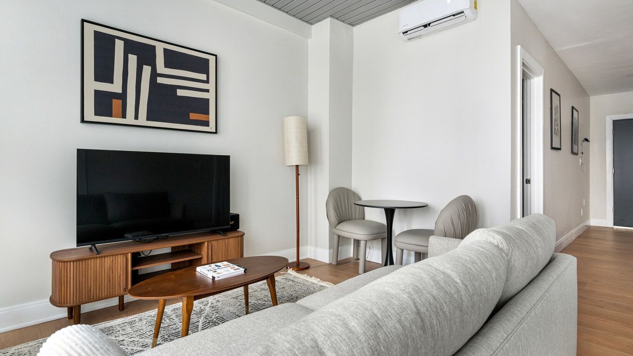 Photo of Livingroom in Downtown Boston