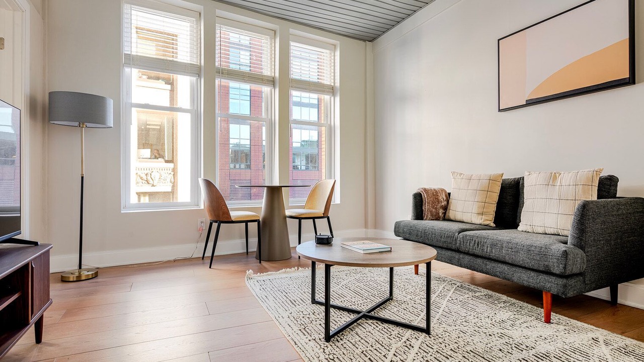 Photo of Livingroom in Downtown Boston