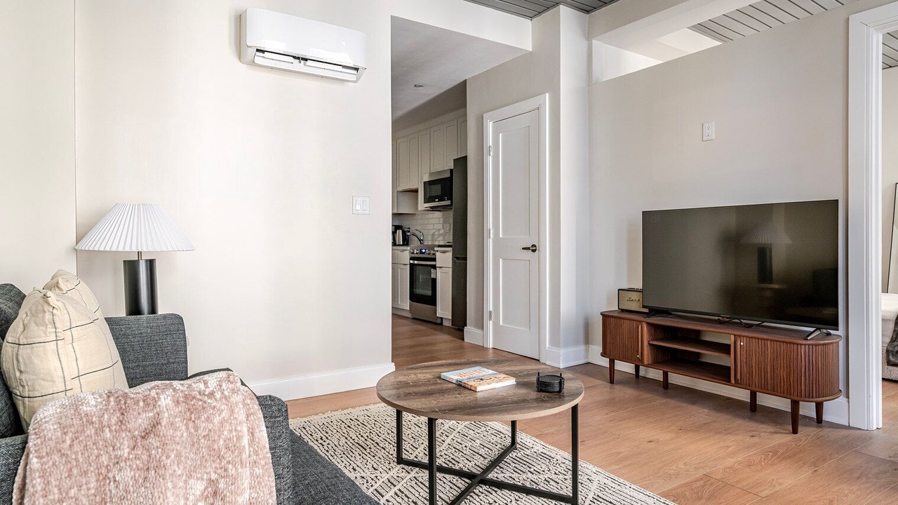 Photo of Livingroom in Downtown Boston