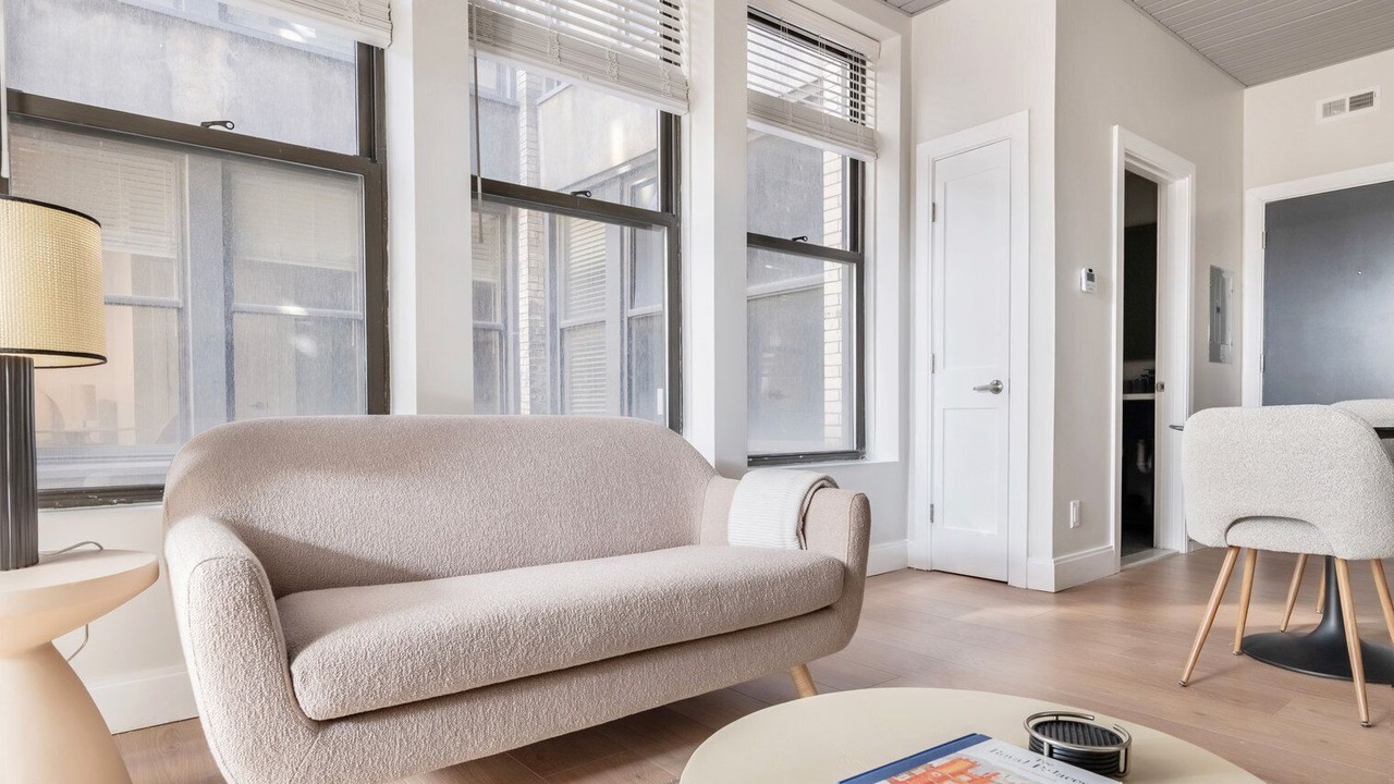 Photo of Livingroom in Downtown Boston