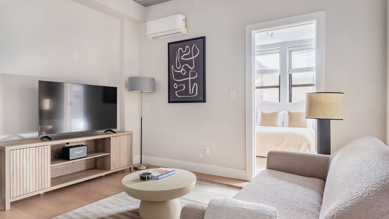 Photo of Livingroom in Downtown Boston