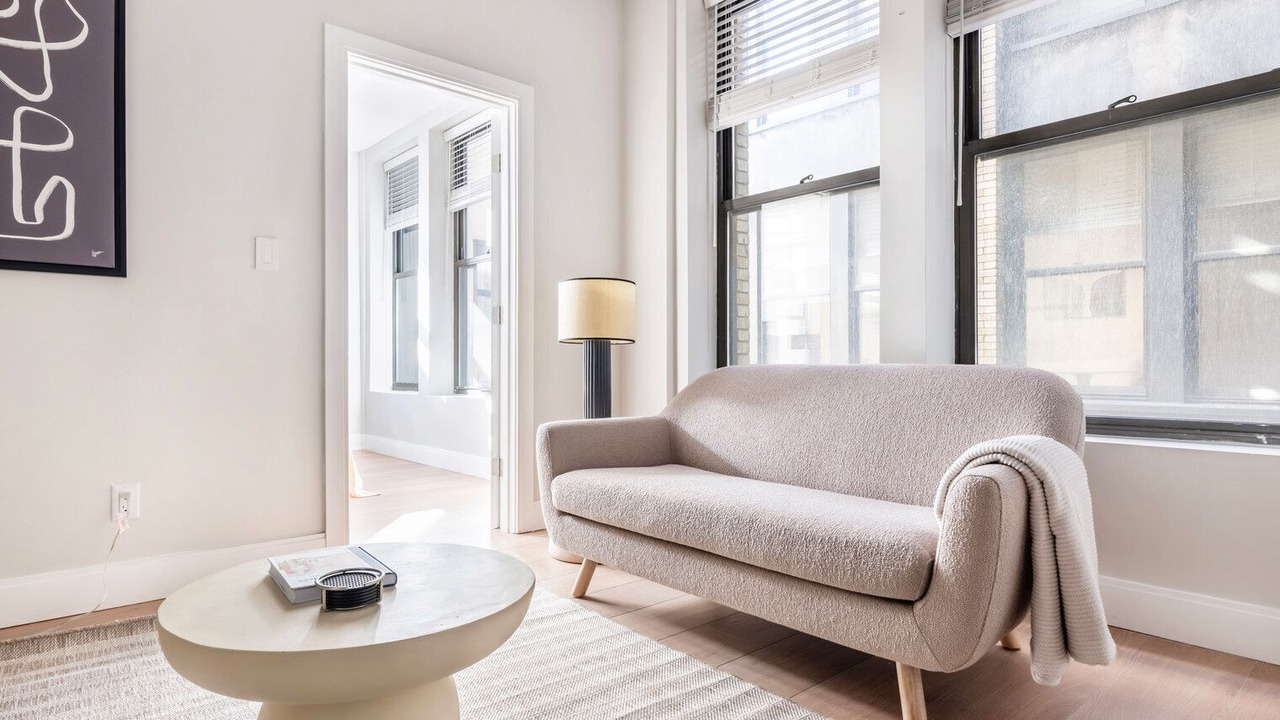 Photo of Livingroom in Downtown Boston